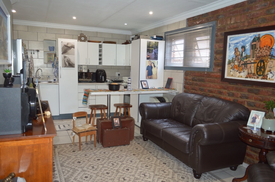 6 Bedroom Property for Sale in Doringkruin North West